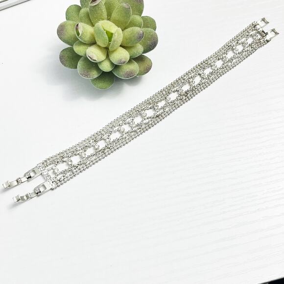 Givenchy Vintage Dainty Lace Pattern Silver & Crystal Bracelet - Picture 4 of 8